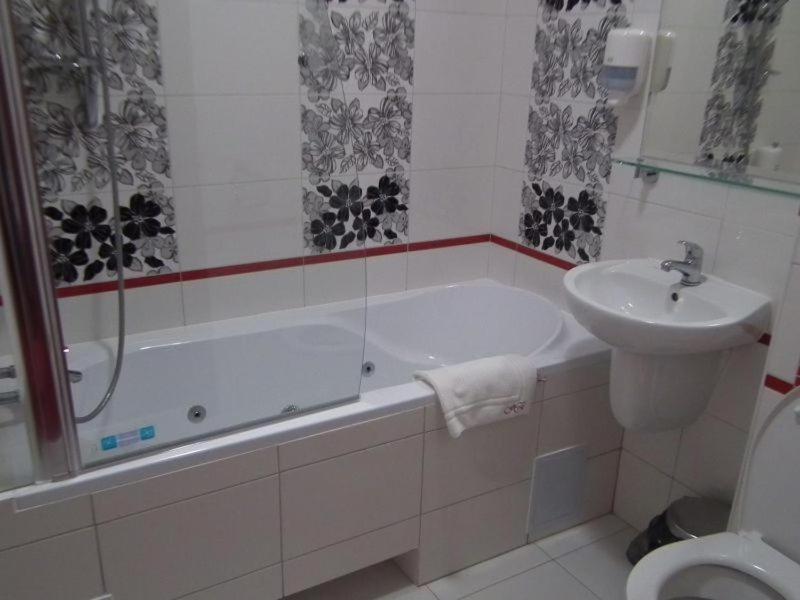 Hotel Rytwiany Экстерьер фото